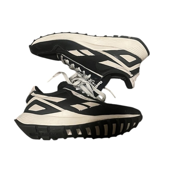 Black Reebok’s - Picture 3 of 3